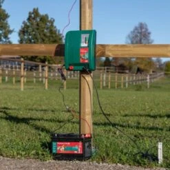 KERBL Electrificateur De Clôture Poule Et Volaille Secteur Duo Power X 6000 Smart - Ako -Volaille Magasin electrificateur duo power x 6000 smart ako installe avec accu