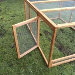 Parc Grillagé Pour Poulailler Farmer L Et XL Bois FSC 15 Parc Grillagé Pour Poulailler Farmer L Et XL Bois FSC -Volaille Magasin extension poulailler farmer bois fsc porte ouverte