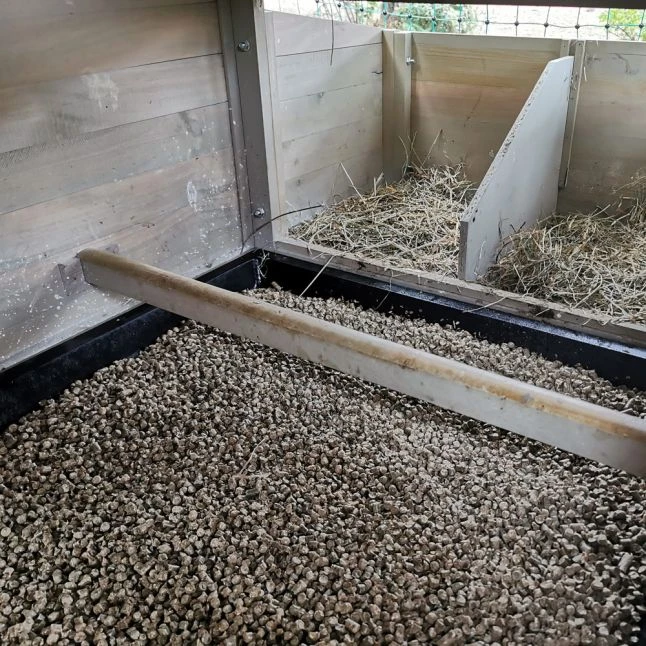 Litière Végétale Poule Émietté De Paille BIO 16Kg - Gasco 5 Litière Végétale Poule Émietté De Paille BIO 16Kg - Gasco – Image 3