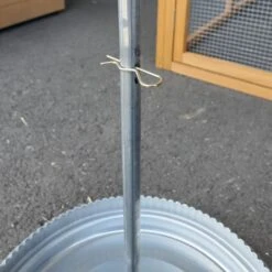 Mangeoire Galva Silo 5Kg + Couvercle -Volaille Magasin mangeoire metal avec couvercle 15kg detail hauteur 1