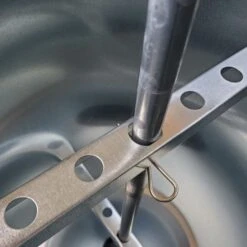 Mangeoire Galva Silo 5Kg + Couvercle -Volaille Magasin mangeoire metal avec couvercle 15kg detail reglage 1