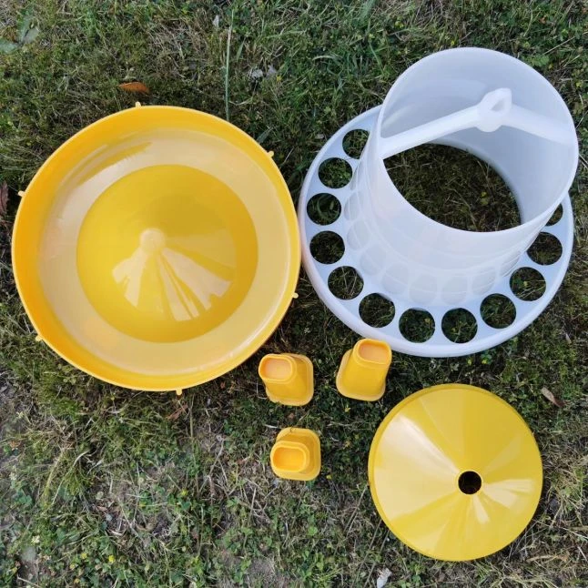 Gaun Mangeoire Poule à Pieds En Bioplastique Végétal Eco 4Kg 6 Gaun Mangeoire Poule à Pieds En Bioplastique Végétal Eco 4Kg – Image 4