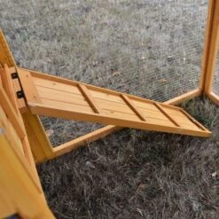 Poulailler Orava Toit Shingle Ouvrant 2 à 4 Poules 30 Poulailler Orava Toit Shingle Ouvrant 2 à 4 Poules -Volaille Magasin orava vue int rieur enclos