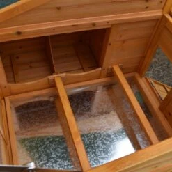 Poulailler Orava Toit Shingle Ouvrant 2 à 4 Poules 26 Poulailler Orava Toit Shingle Ouvrant 2 à 4 Poules -Volaille Magasin orava vue partie nuit