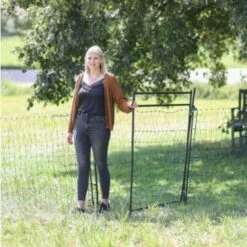 Porte Pour Filet Poule électrifiable Jusqu’à 90 Cm - Kerbl -Volaille Magasin porte pour filet cloture poule kerbl filet 90cm installee vue