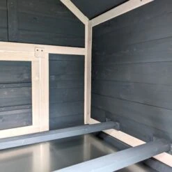 Poulailler Bantam XL Bleu Toit Shingle 2 à 4 Poules -Volaille Magasin poulailler bantam xl bleu focus int rieur 1