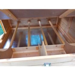 Poulailler Cémani XL Toit Bois 6 à 10 Poules -Volaille Magasin poulailler bois cemani xl 6 8 poules vue interieur