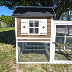 Poulailler Brahma Toit Shingle 6 à 8 Poules Bois FSC 23 Poulailler Brahma Toit Shingle 6 à 8 Poules Bois FSC -Volaille Magasin poulailler brahma vue avant tiroir dejection ferme