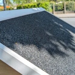 Poulailler Brahma Toit Shingle 6 à 8 Poules Bois FSC 28 Poulailler Brahma Toit Shingle 6 à 8 Poules Bois FSC -Volaille Magasin poulailler brahma vue toit shingle