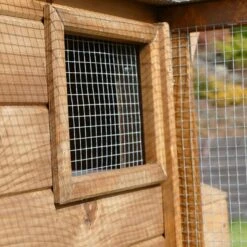 Poulailler Houdan XL Sur Pilotis Toit Shingle Noir 6 Poules Bois Epicéa -Volaille Magasin poulailler houdan xl pilotis vue fenetre