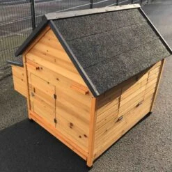 Poulailler Cémani XL Toit Shingle Noir 6 à 10 Poules -Volaille Magasin poulailler landais toit noir vue 34 dos