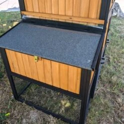 Poulailler Padoue Châssis Acier Toit Shingle 6 à 8 Poules Avec Parc Grillagé -Volaille Magasin poulailler padoue focus pondoir 1