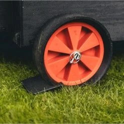 Poulailler Nestera Sur Roues Le Wagon Plastique Recyclé 8 à 15 Poules -Volaille Magasin poulailler plastique le wagon 8 poules nestera roue