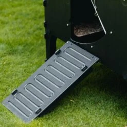 Poulailler Nestera Sur Pieds Taille L Plastique Recyclé 8 à 15 Poules -Volaille Magasin poulailler plastique recycle nestera l rampe