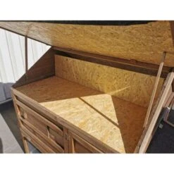 Poulailler Plymouth Toit Shingle Ouvrant 4 à 6 Poules Bois FSC Avec Extension Parc Grillagé 27 Poulailler Plymouth Toit Shingle Ouvrant 4 à 6 Poules Bois FSC Avec Extension Parc Grillagé -Volaille Magasin poulailler plymouth bois fsc toit ouvert coffre 3