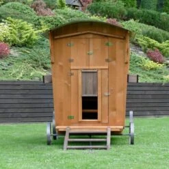 Poulailler Roulotte Toit Tôle 6 à 10 Poules Mobile -Volaille Magasin poulailler roulotte face avant