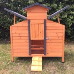 Poulailler Farmer L Toit En Tôle Ouvrant 4 à 6 Poules Bois FSC -Volaille Magasin poulailler farmer face avant ouvert