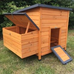 Poulailler Sussex L Toit Shingle Noir Ouvrant 4 à 6 Poules Bois FSC 19 Poulailler Sussex L Toit Shingle Noir Ouvrant 4 à 6 Poules Bois FSC -Volaille Magasin poulailler sussex profil avant ouvert 1