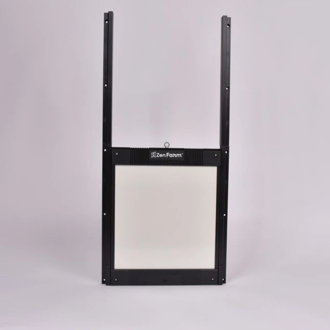 Trappe Sécurité Pour Poulailler Avec Loquet De Verrouillage Taille Unique - Zen Farm 3 Trappe Sécurité Pour Poulailler Avec Loquet De Verrouillage Taille Unique - Zen Farm