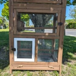 Volière Pour Oiseaux En Bois Double Toit Shingle -Volaille Magasin voli re oiseaux ext rieur 2 focus partie basse avant